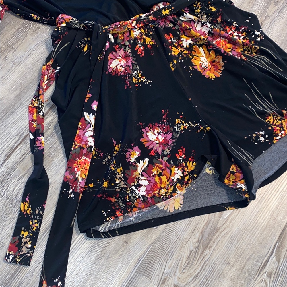 EUC MAURICES 3/4 Slv Spandex Stretchy Belted Floral Romper L - Picture 2 of 8